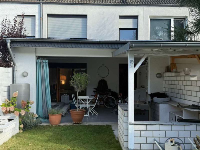 Rückansicht mit Garten