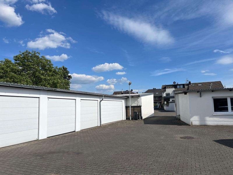 Hofansicht Lagerflächen und Garagen